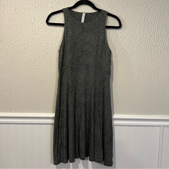 Athleta Santorini Thera Print Mojave Laurel Olive UPF Dress size small - Picture 3 of 10